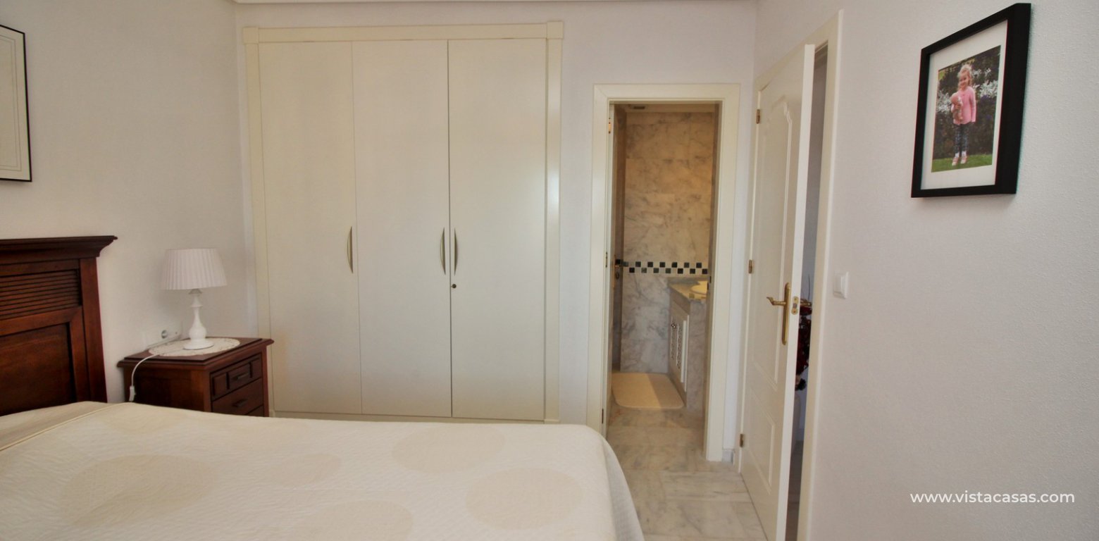 Apartment for sale M3 Pau 8 Villamartin master bedroom fitted wardrobes
