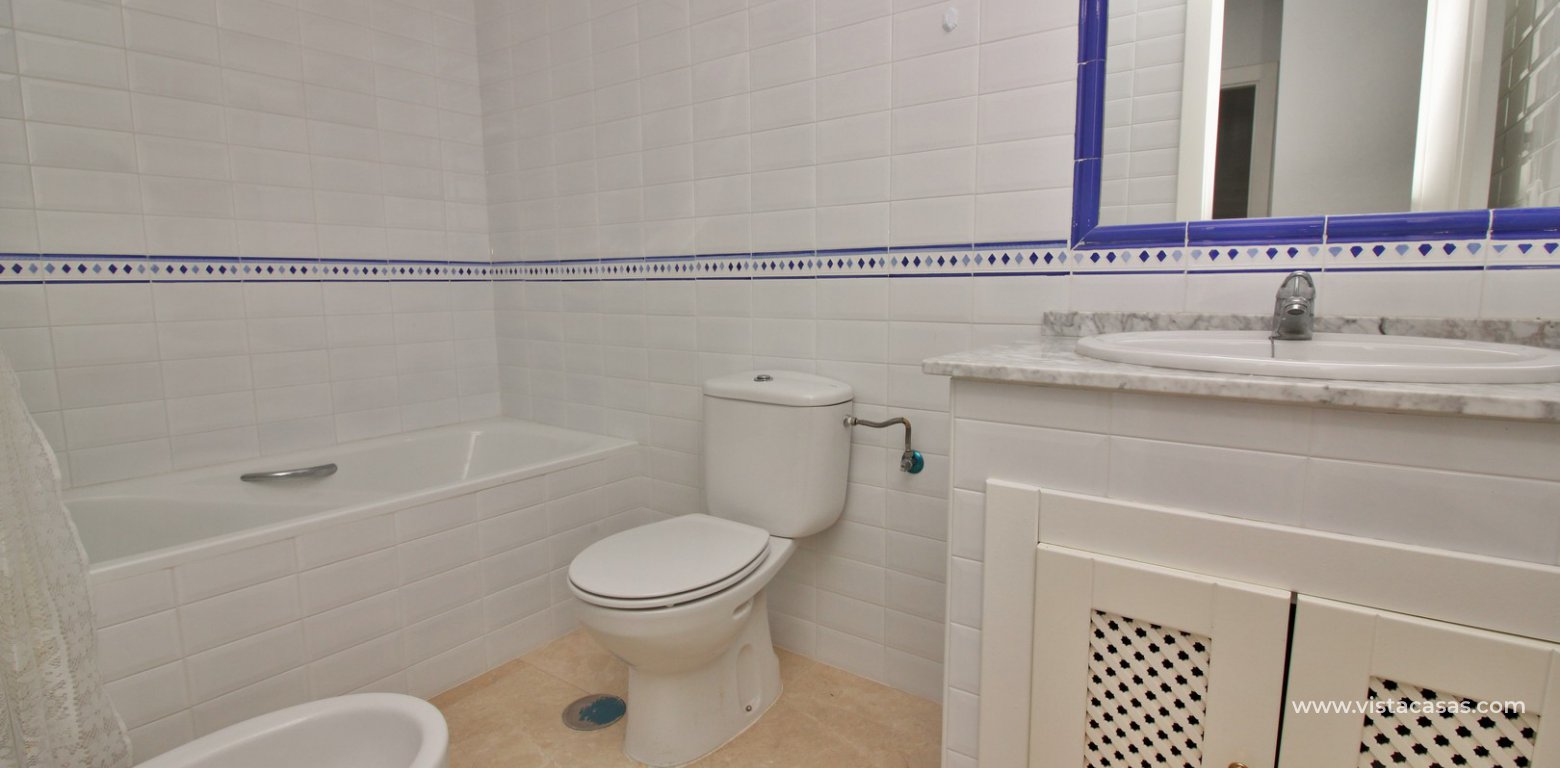 Apartment for sale Azahar Pau 8 Villamartin bathroom