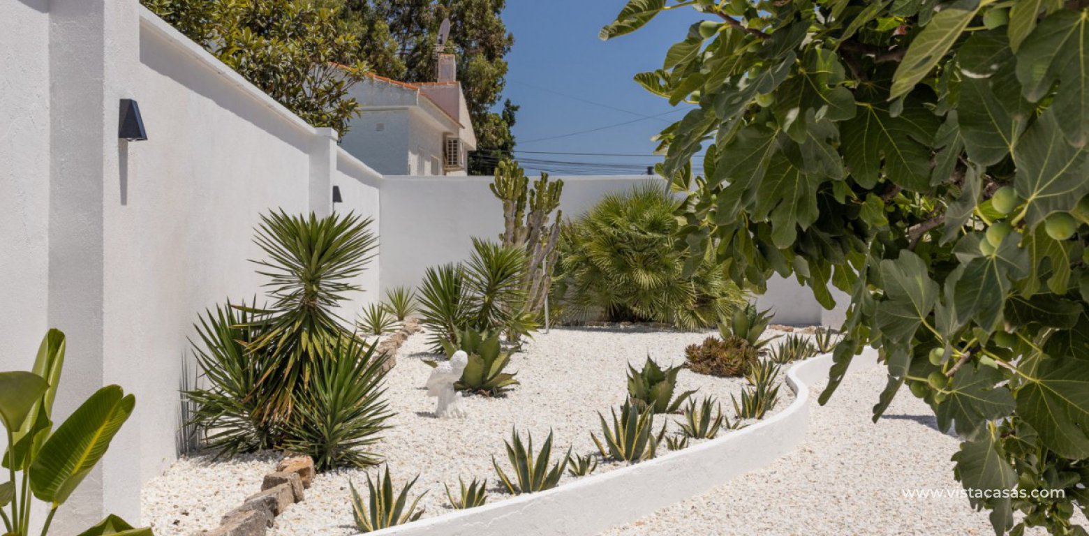 Resale - Villa - Torrevieja - El Chaparral