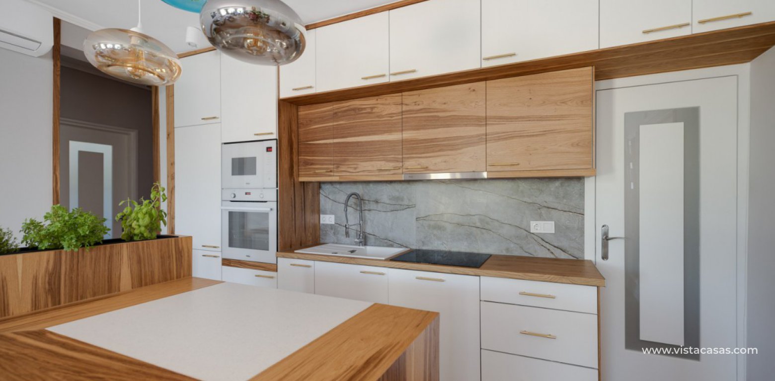 Resale - Villa - Torrevieja - El Chaparral