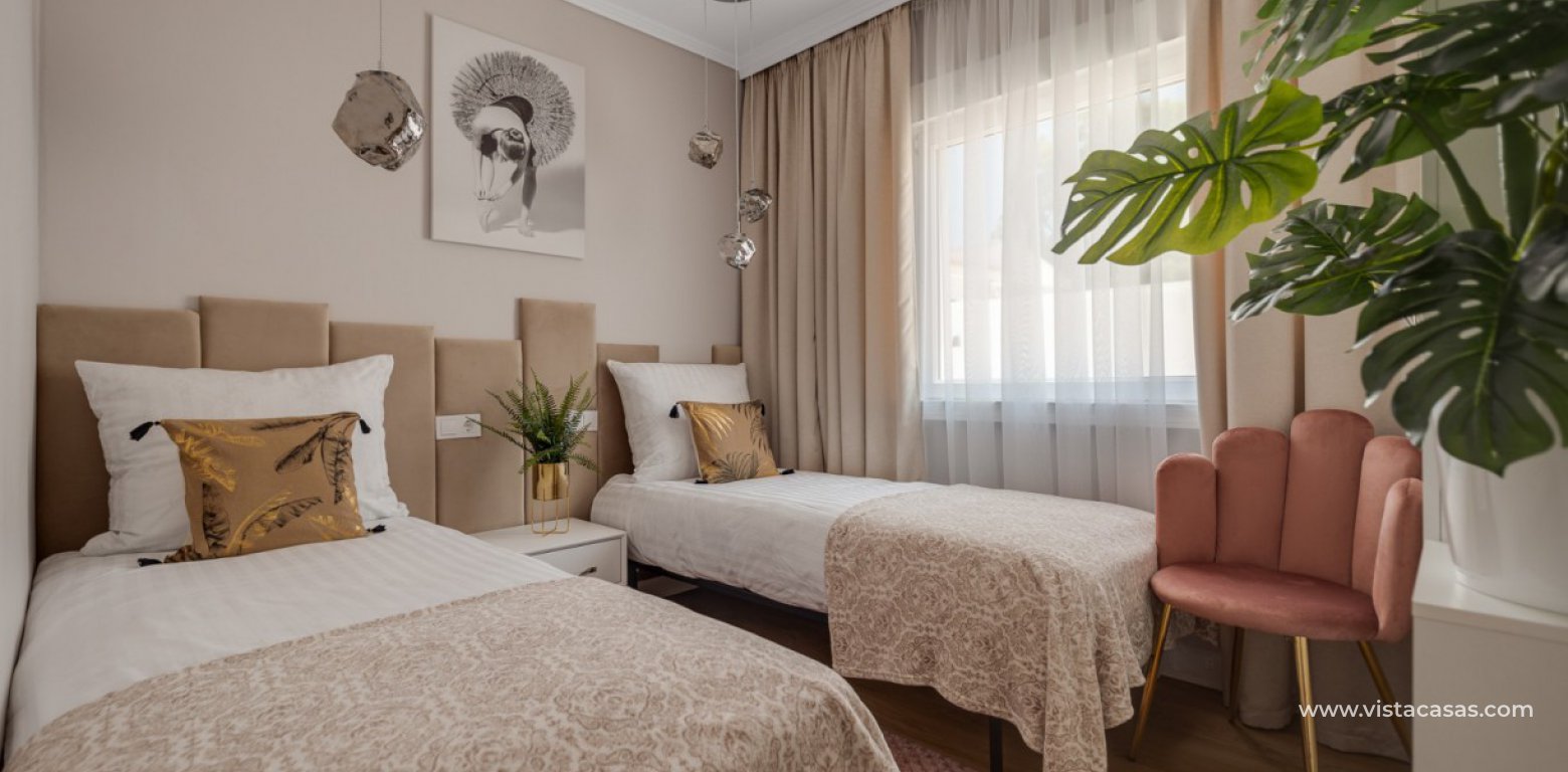 Resale - Villa - Torrevieja - El Chaparral