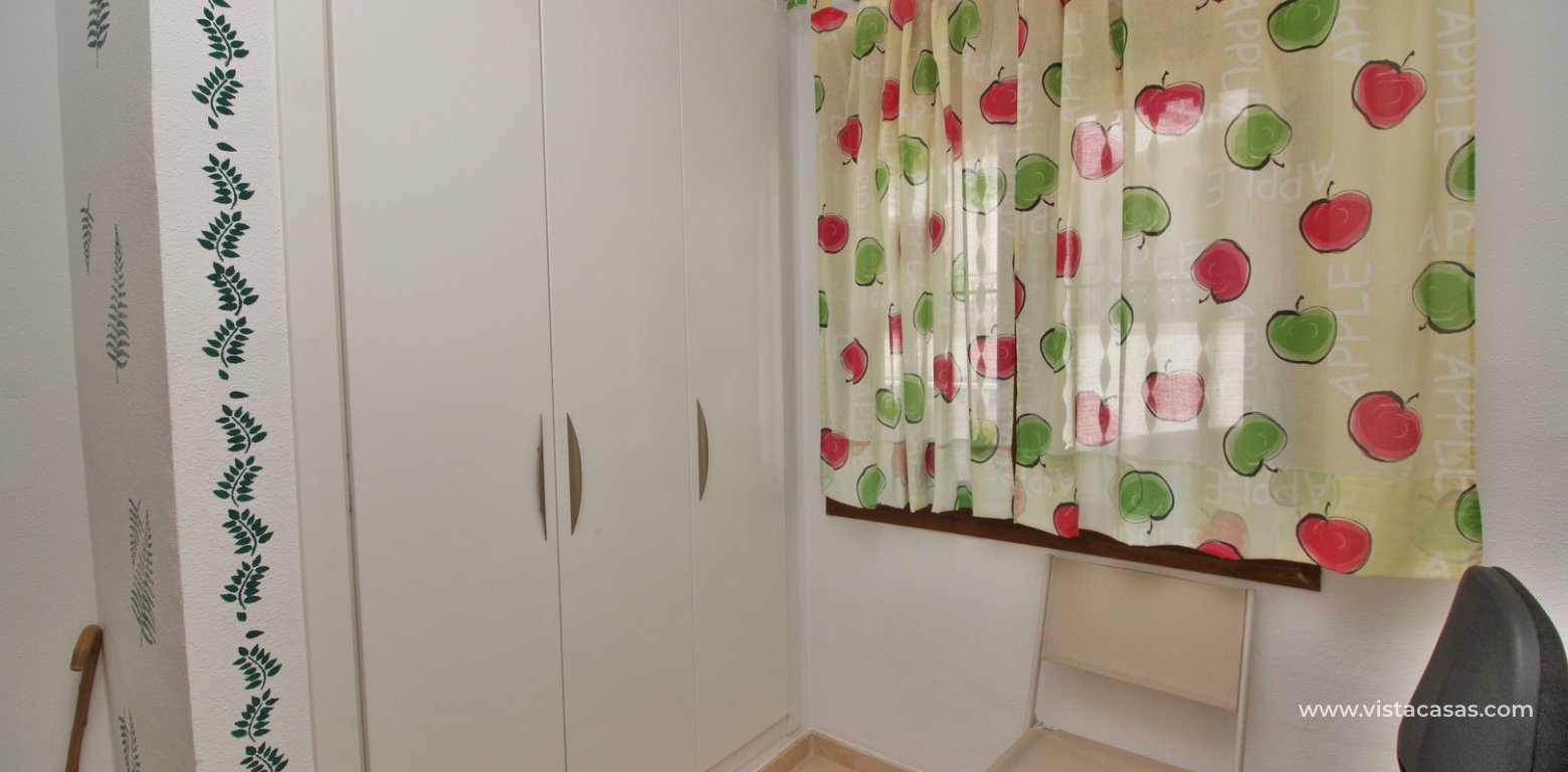 Top floor apartment for sale R12 Pau 8 Villamartin twin bedroom fitted wardrobes