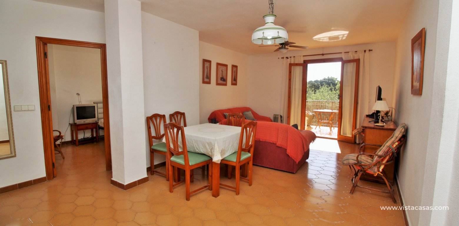 South facing apartment for sale Villamartin Plaza lounge