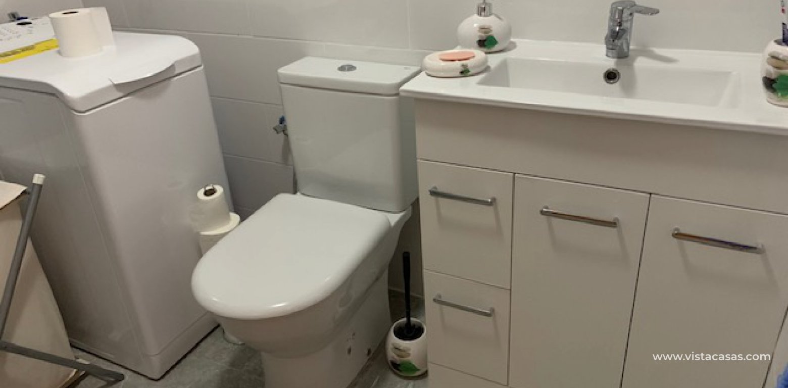Penthouse apartment in Torrevieja bathroom 1