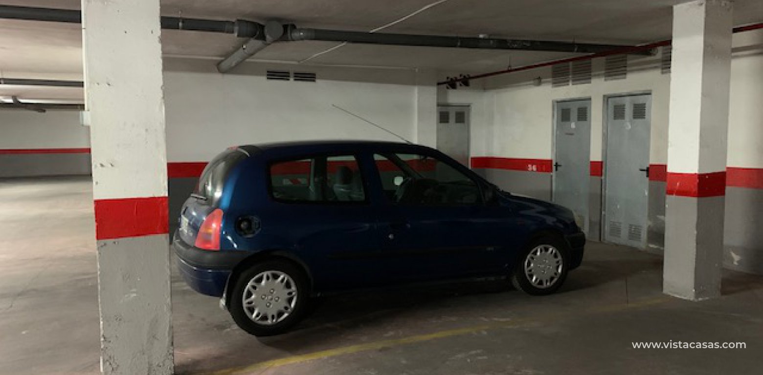 Penthouse apartment in Torrevieja garage