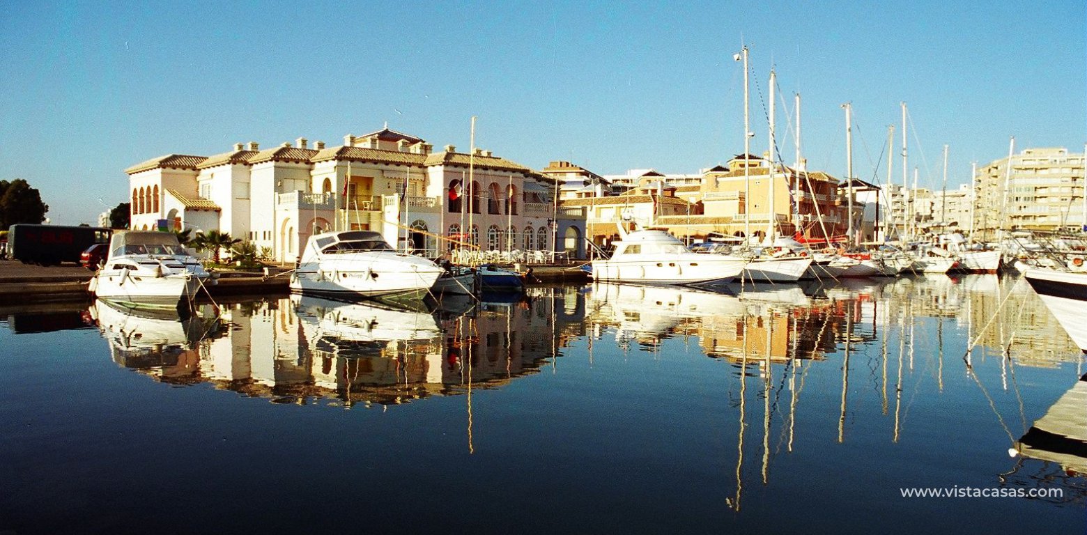 Penthouse apartment in Torrevieja port