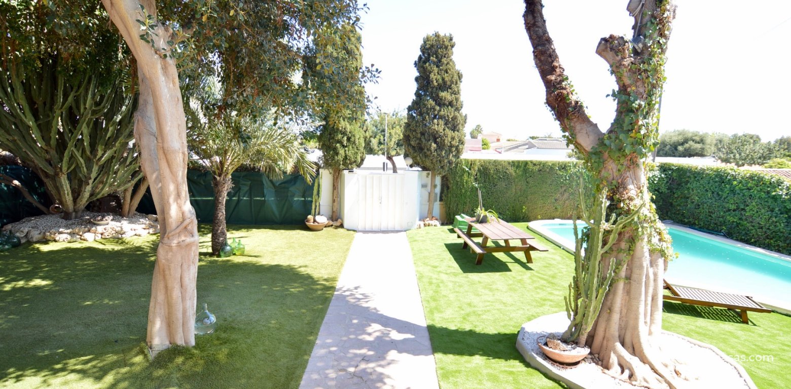 Resale - Villa - Torrevieja - Torretas