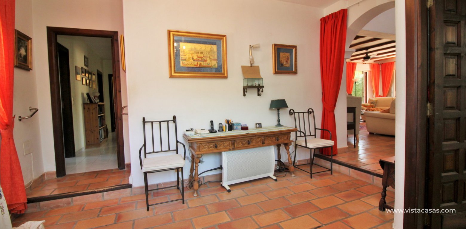 Property for sale in Villamartin main hallway