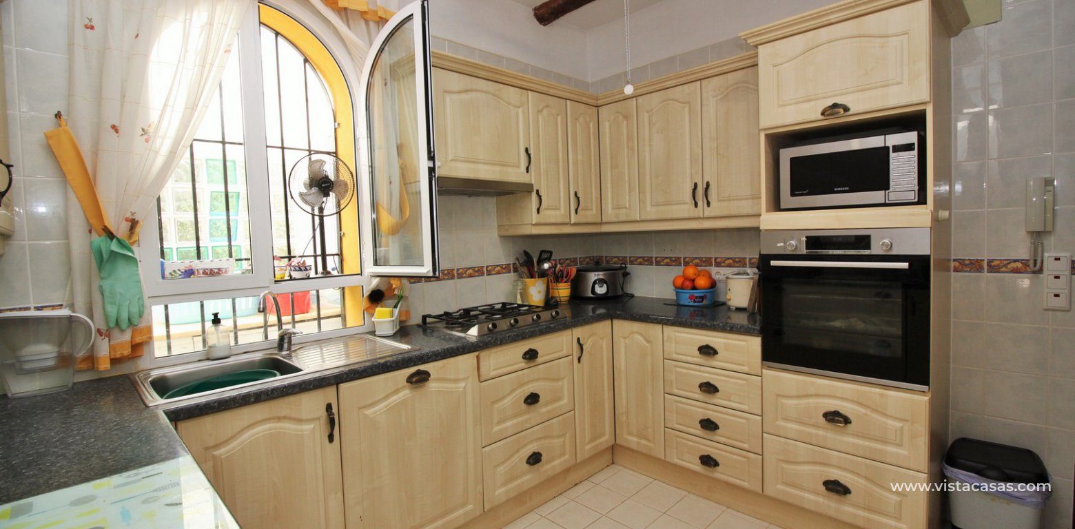 Property for sale in Villamartin kitchen 2