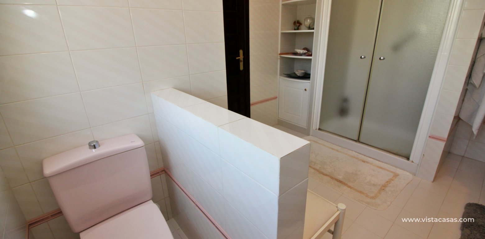 Property for sale in Villamartin bathroom with walk-in shower 3