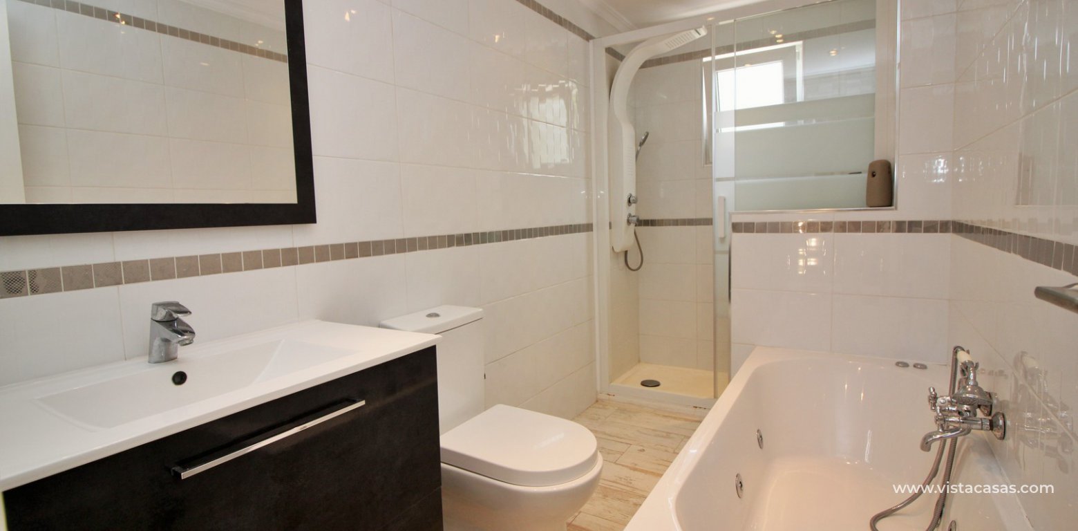 Property for sale in Villamartin family bathroom