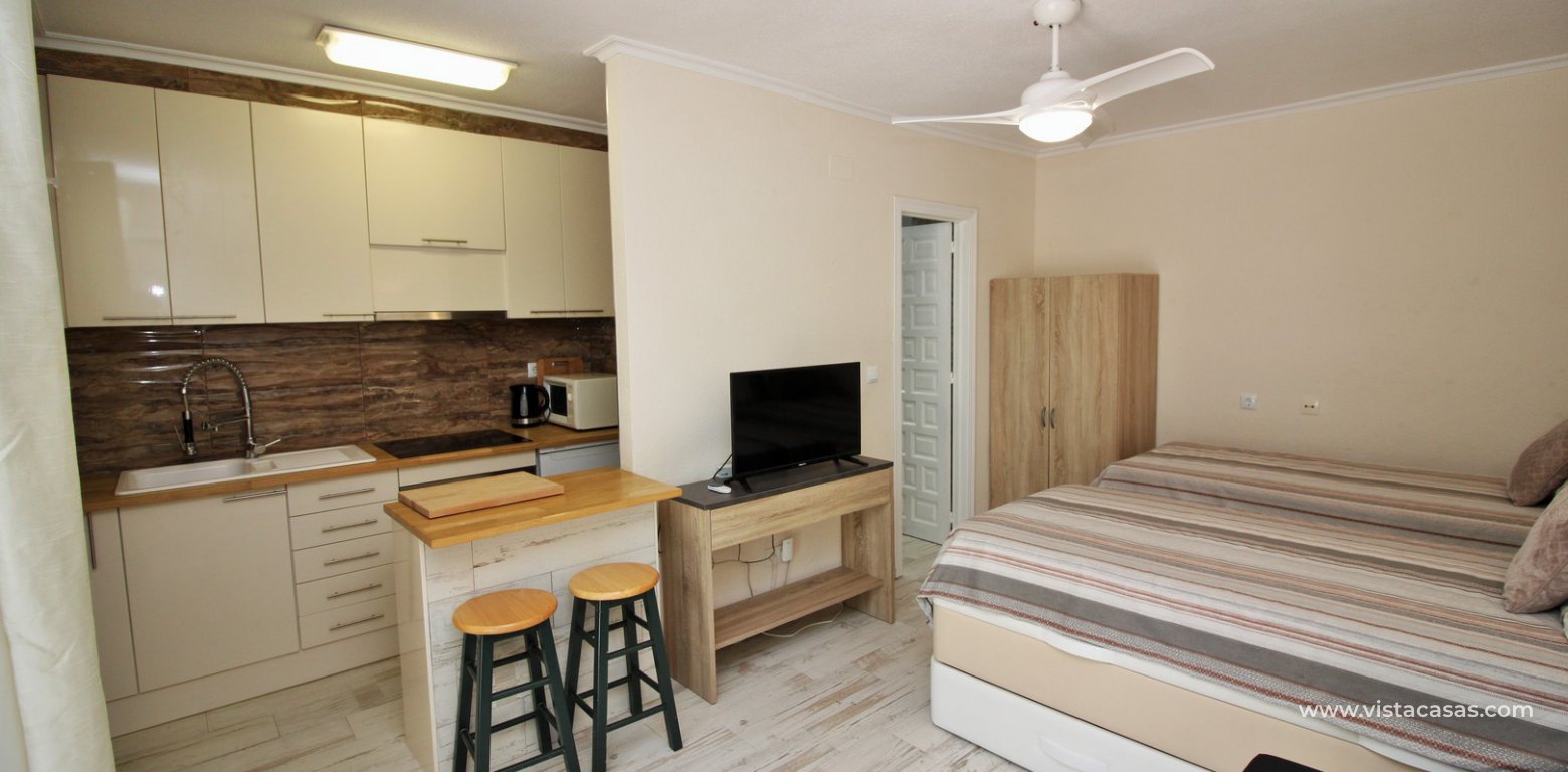 Property for sale in Villamartin separate annex