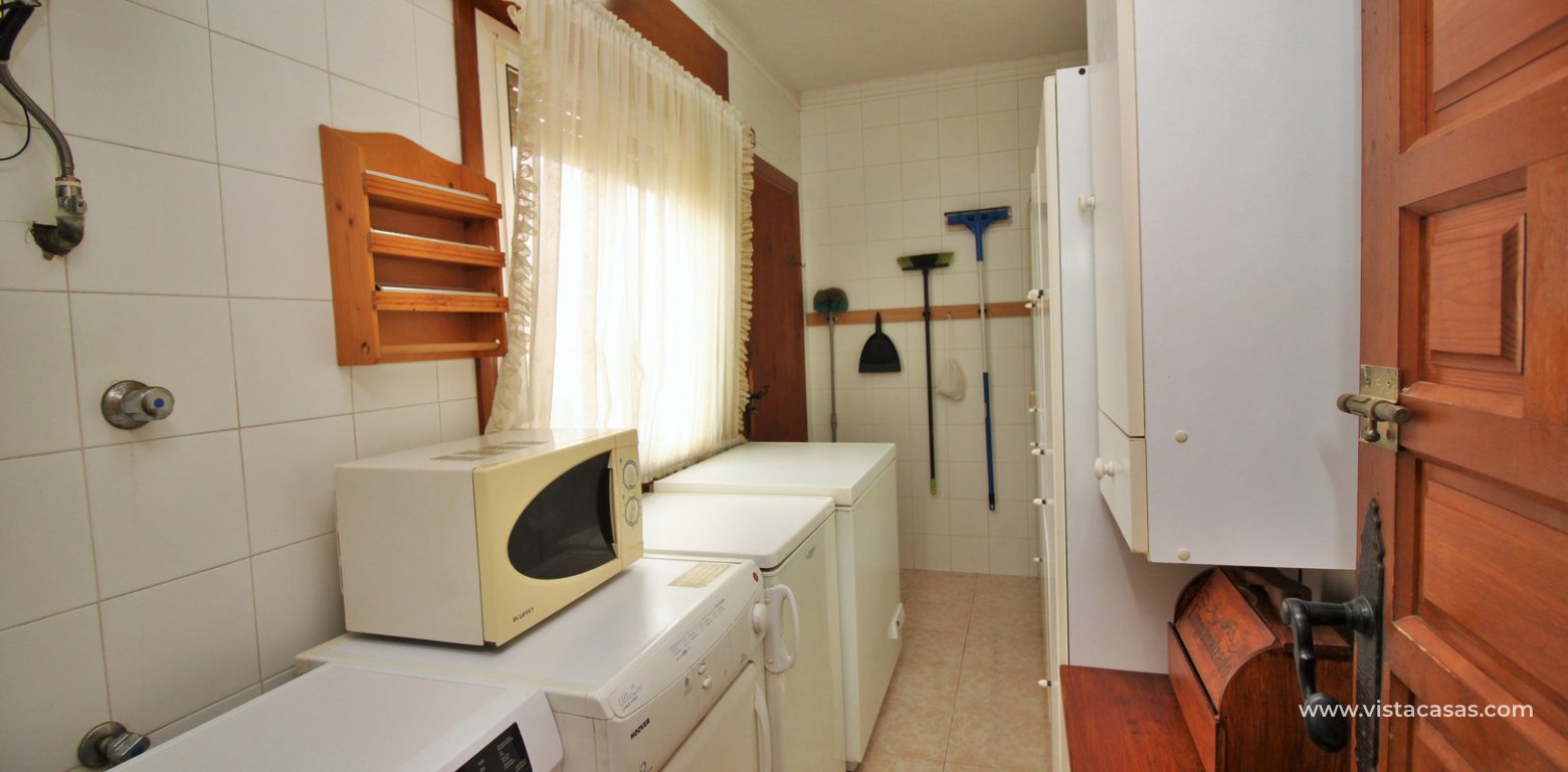 Villa for sale in Villamartin utility room