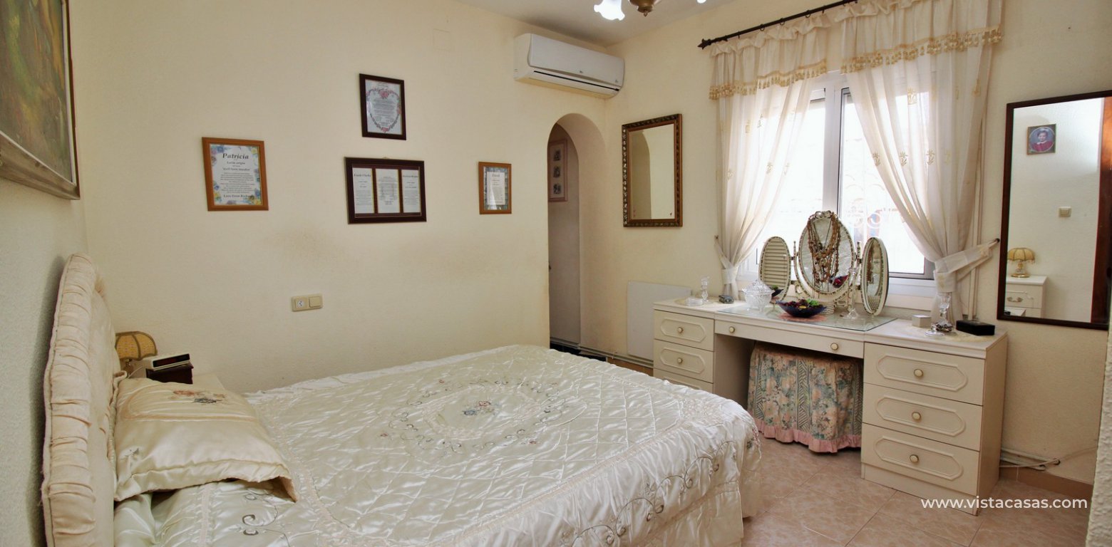 Villa for sale in Villamartin master bedroom 2