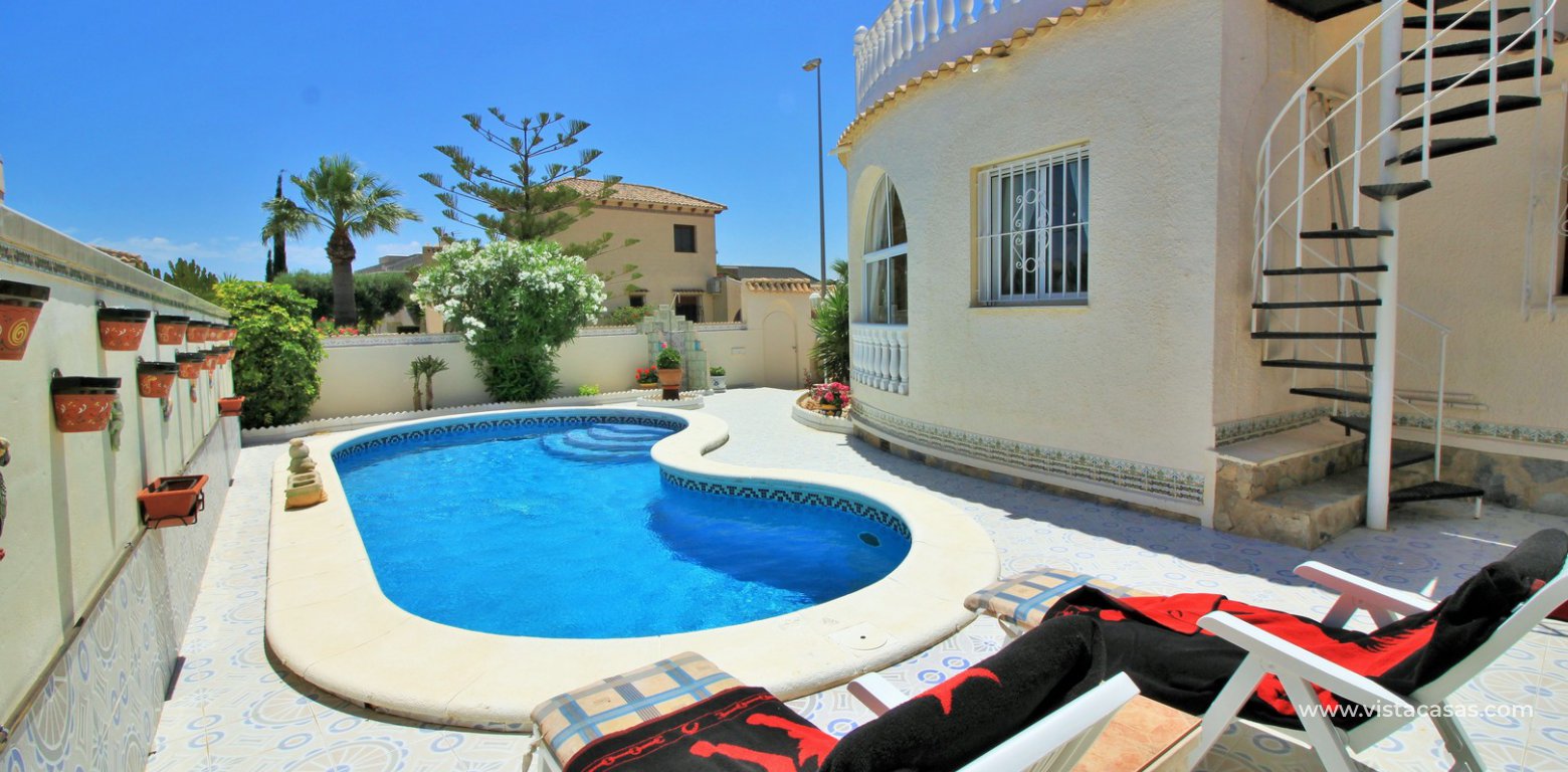 Villa for sale in Villamartin pool