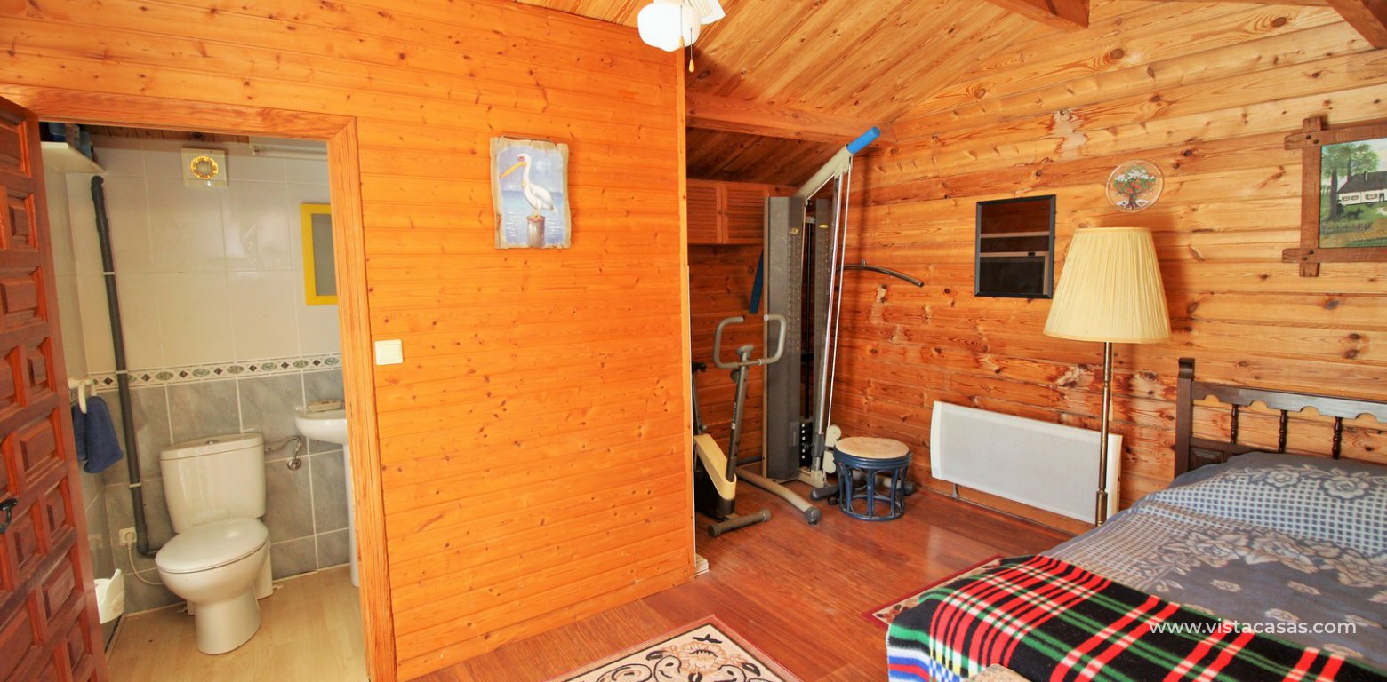 Villa for sale in Villamartin wooden annex 2