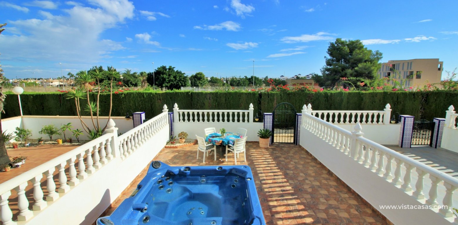 Buhardilla townhouse for sale R4 Las Violetas front garden