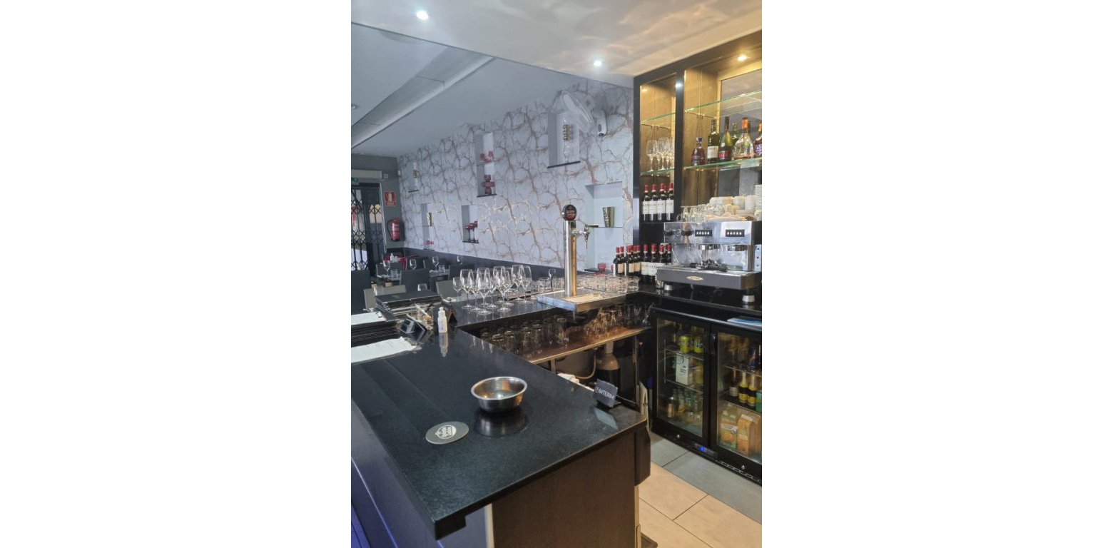 commercial unit for sale in La Fuente bar