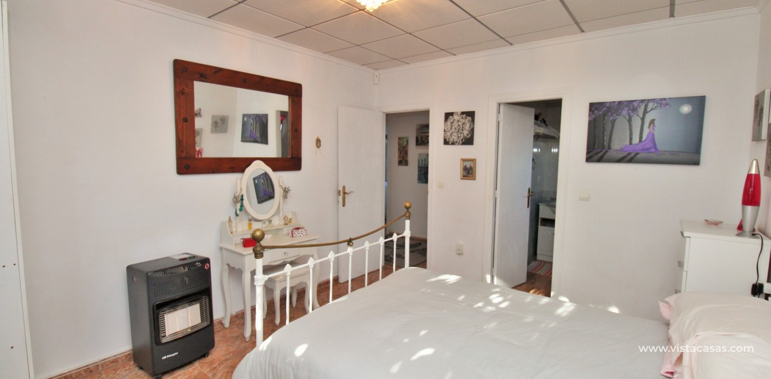 Resale - Villa - Redován