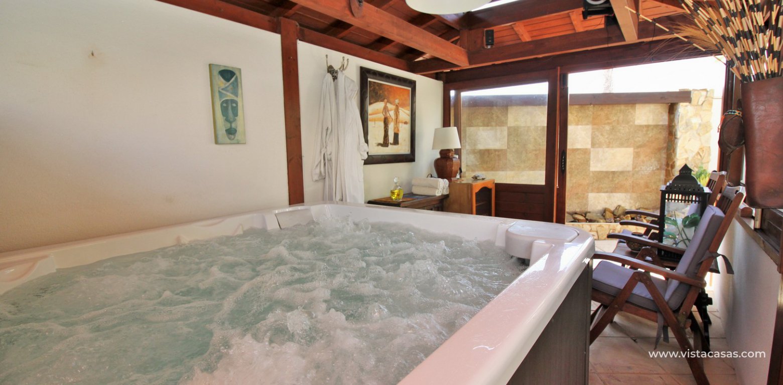 Villa for sale in Los Altos jacuzzi 2