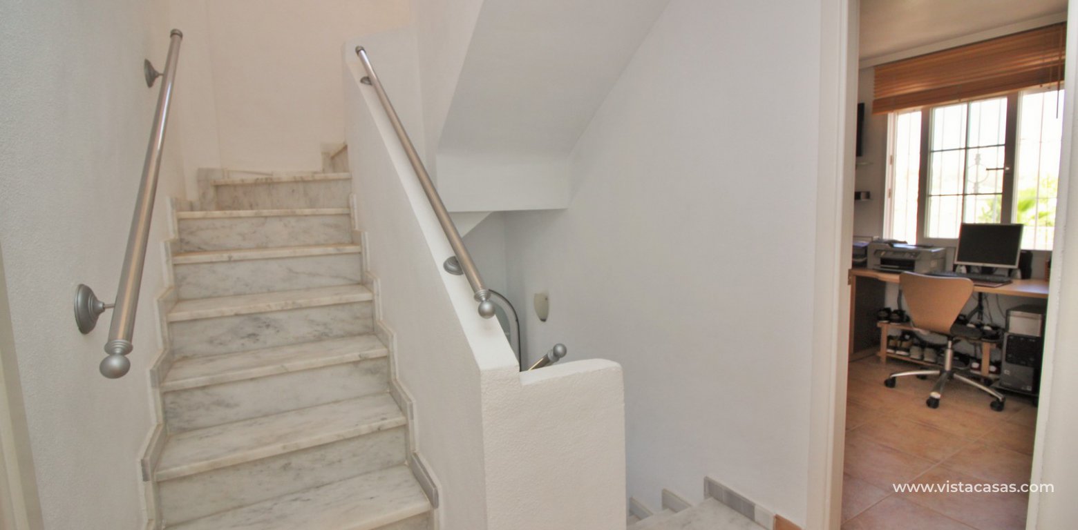 Villa for sale in Los Altos landing staircase