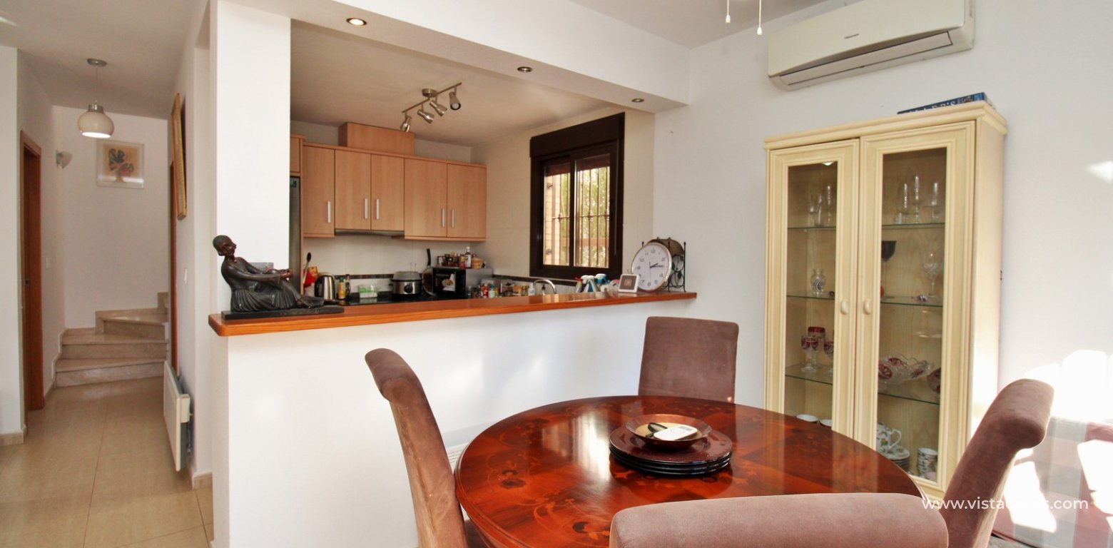 Detached villa for sale in Pau 8 Villamartin ilios dining area