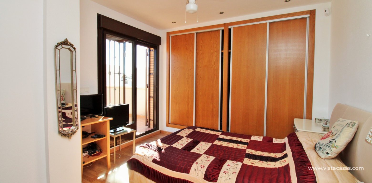 Detached villa for sale in Pau 8 Villamartin ilios master bedroom