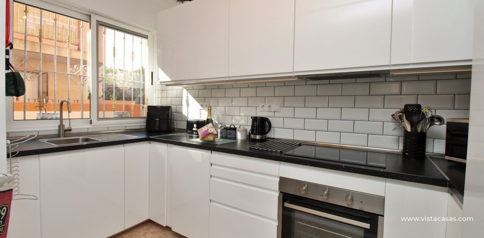 Ground floor apartment for sale Amapolas I La Zenia renovated kitchen