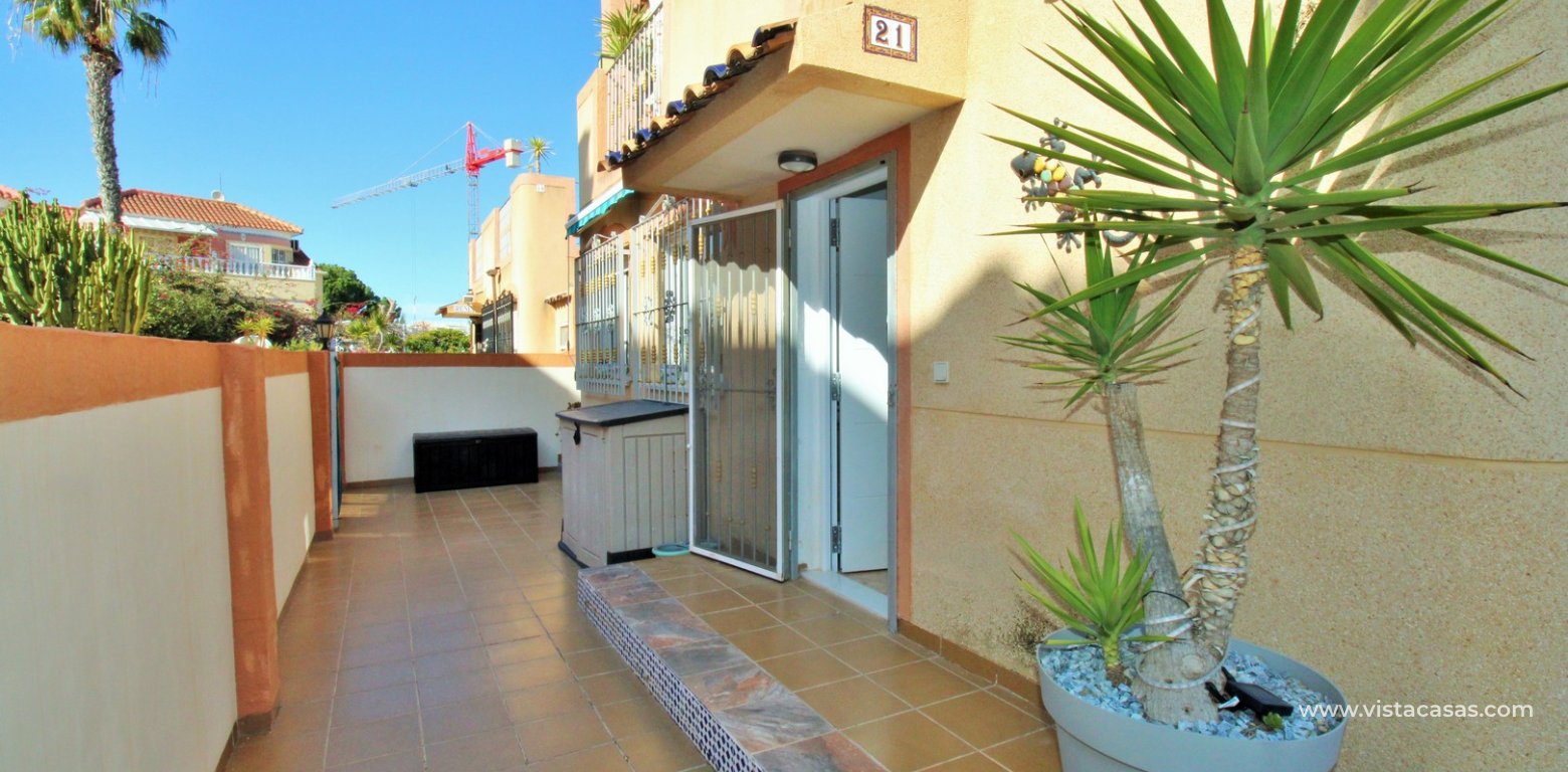 Ground floor apartment for sale Amapolas I La Zenia entrance