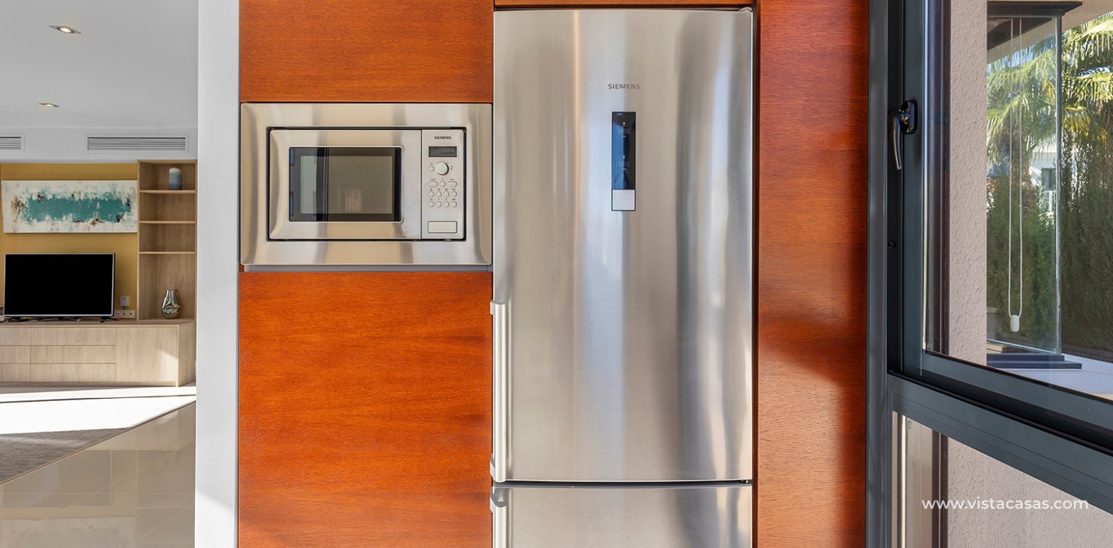 Resale - Villa - La Zenia