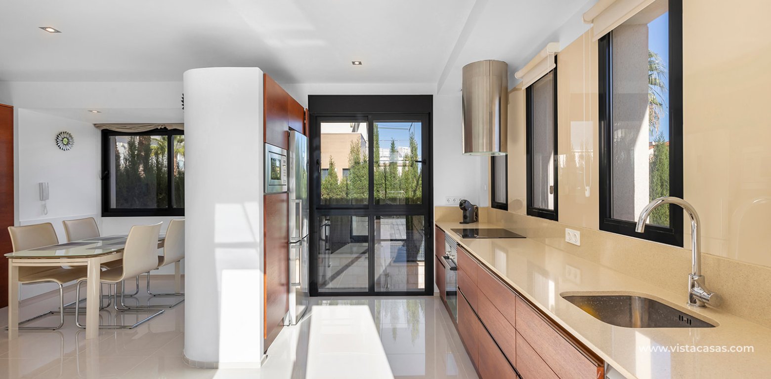 Resale - Villa - La Zenia