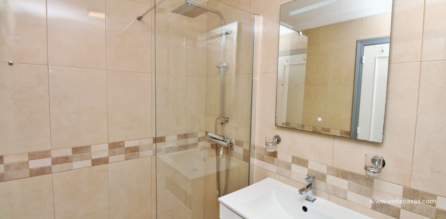 Ground floor apartment for sale San Jose IV La Zenia  bathroom walk-in shower