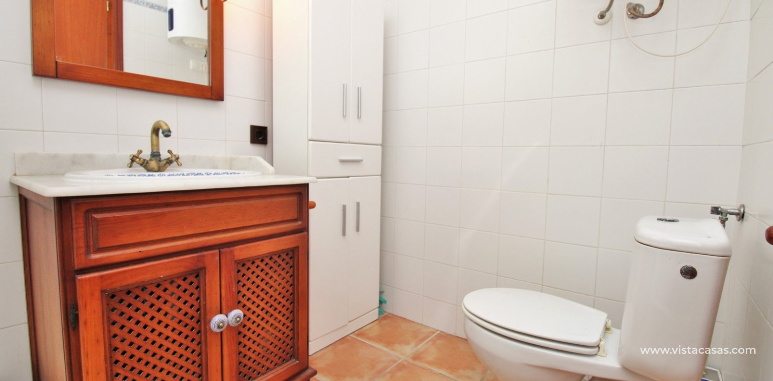 Apartment for sale in Brisas 1 Villamartin Golf bathroom