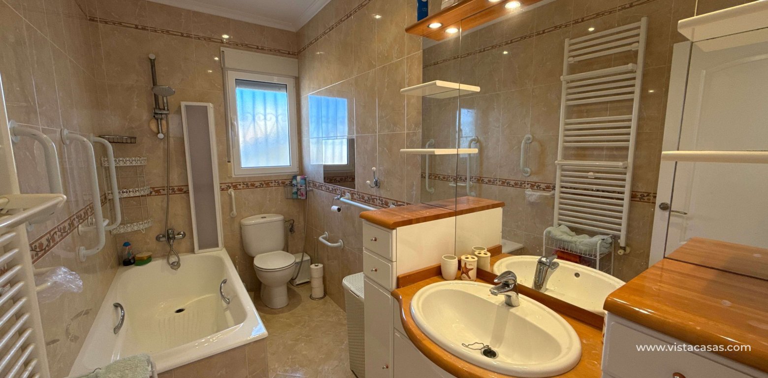 Sale - Villa - Villamartin