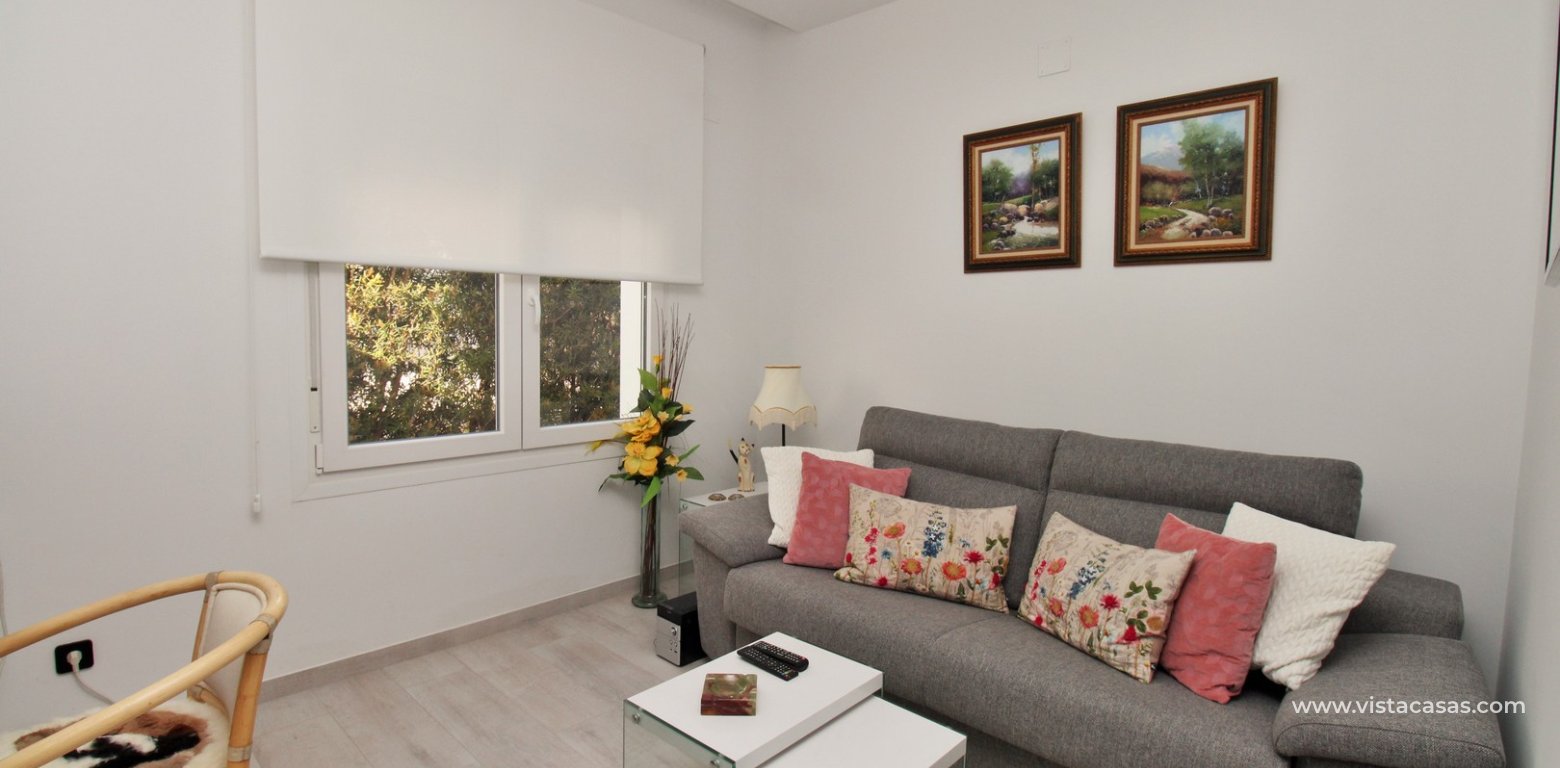 Modern detached villa for sale La Finca Golf Algorfa twin bedroom