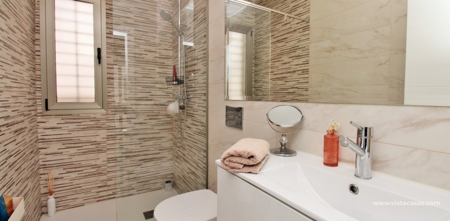 Innova detached villa private pool for sale Villamartin bathroom
