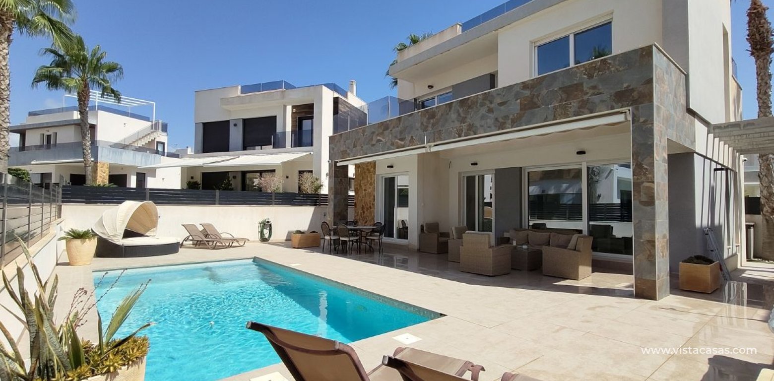 Resale - Villa - Torrevieja - La Mata