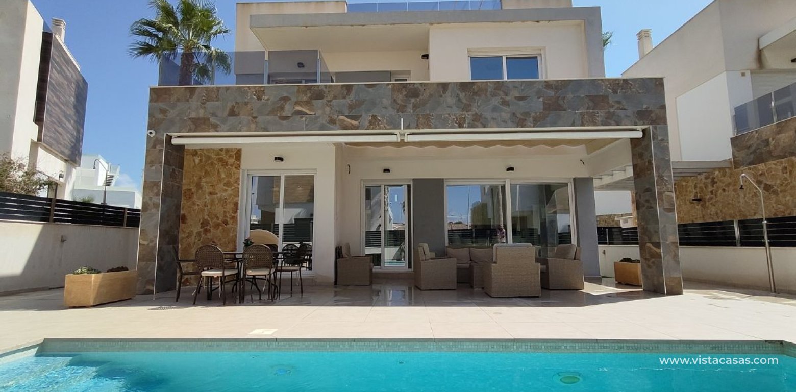 Resale - Villa - Torrevieja - La Mata