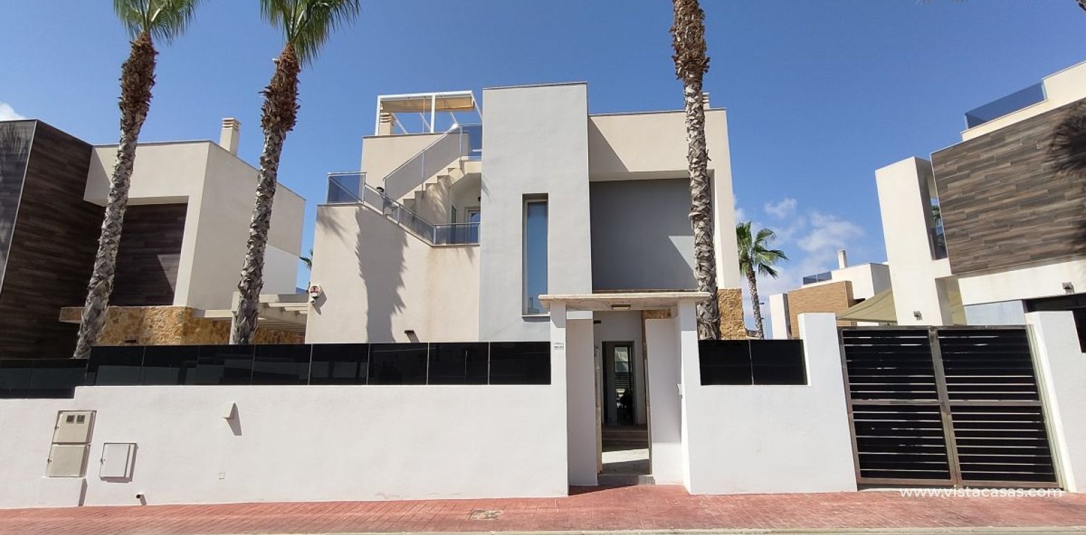 Resale - Villa - Torrevieja - La Mata