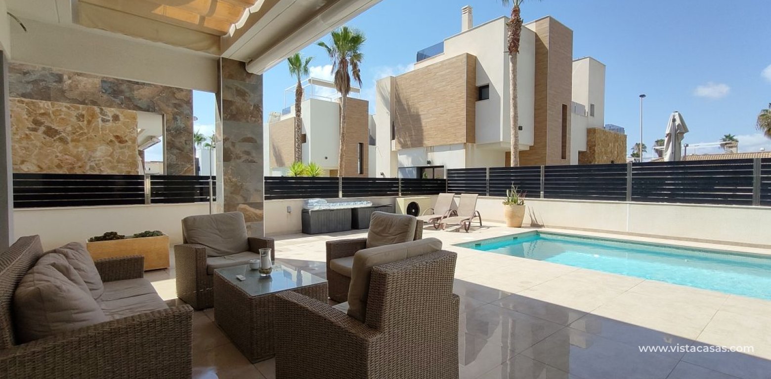 Resale - Villa - Torrevieja - La Mata