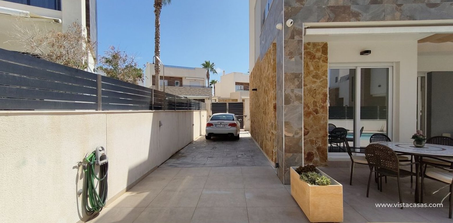 Resale - Villa - Torrevieja - La Mata