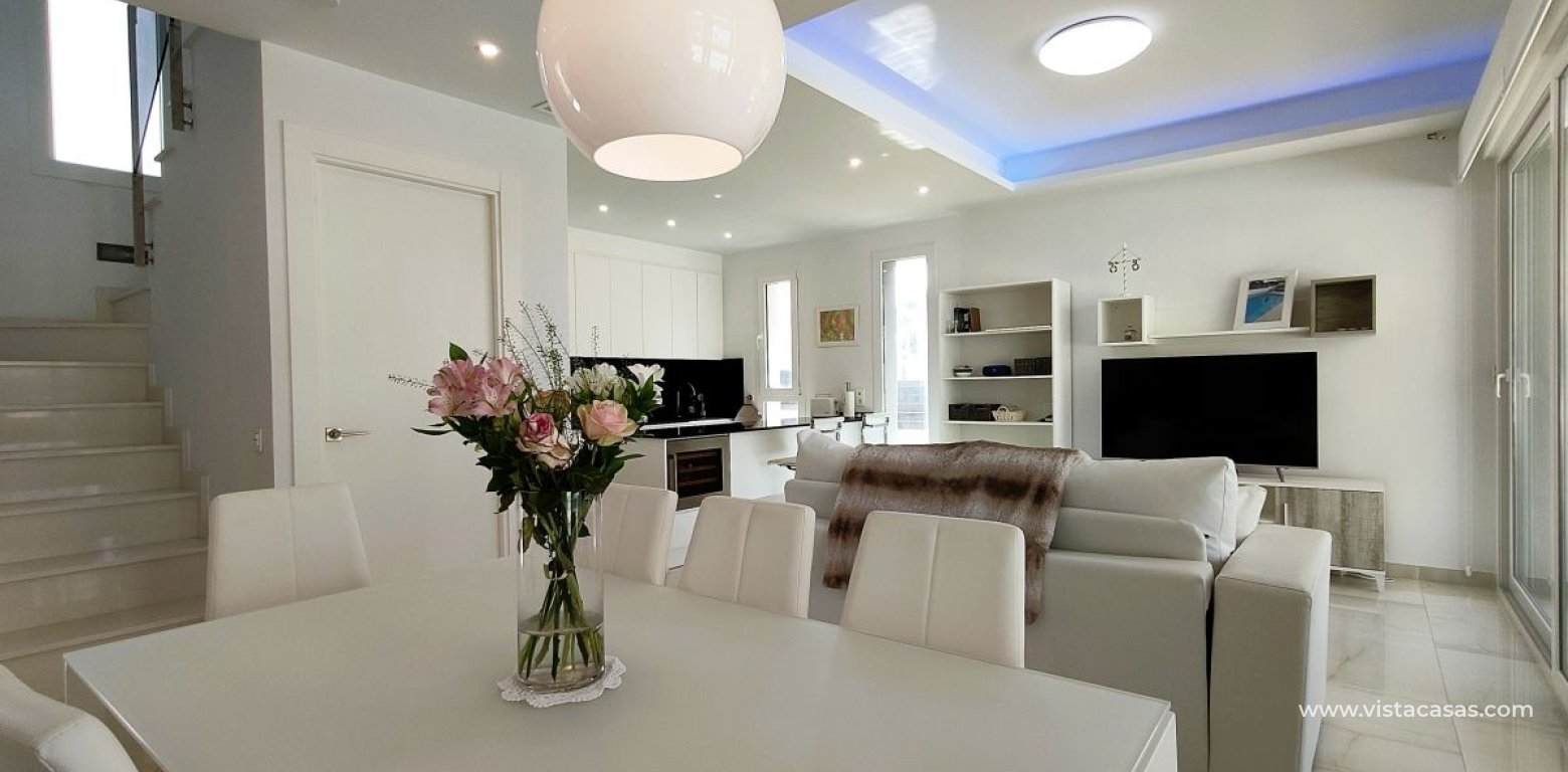 Resale - Villa - Torrevieja - La Mata