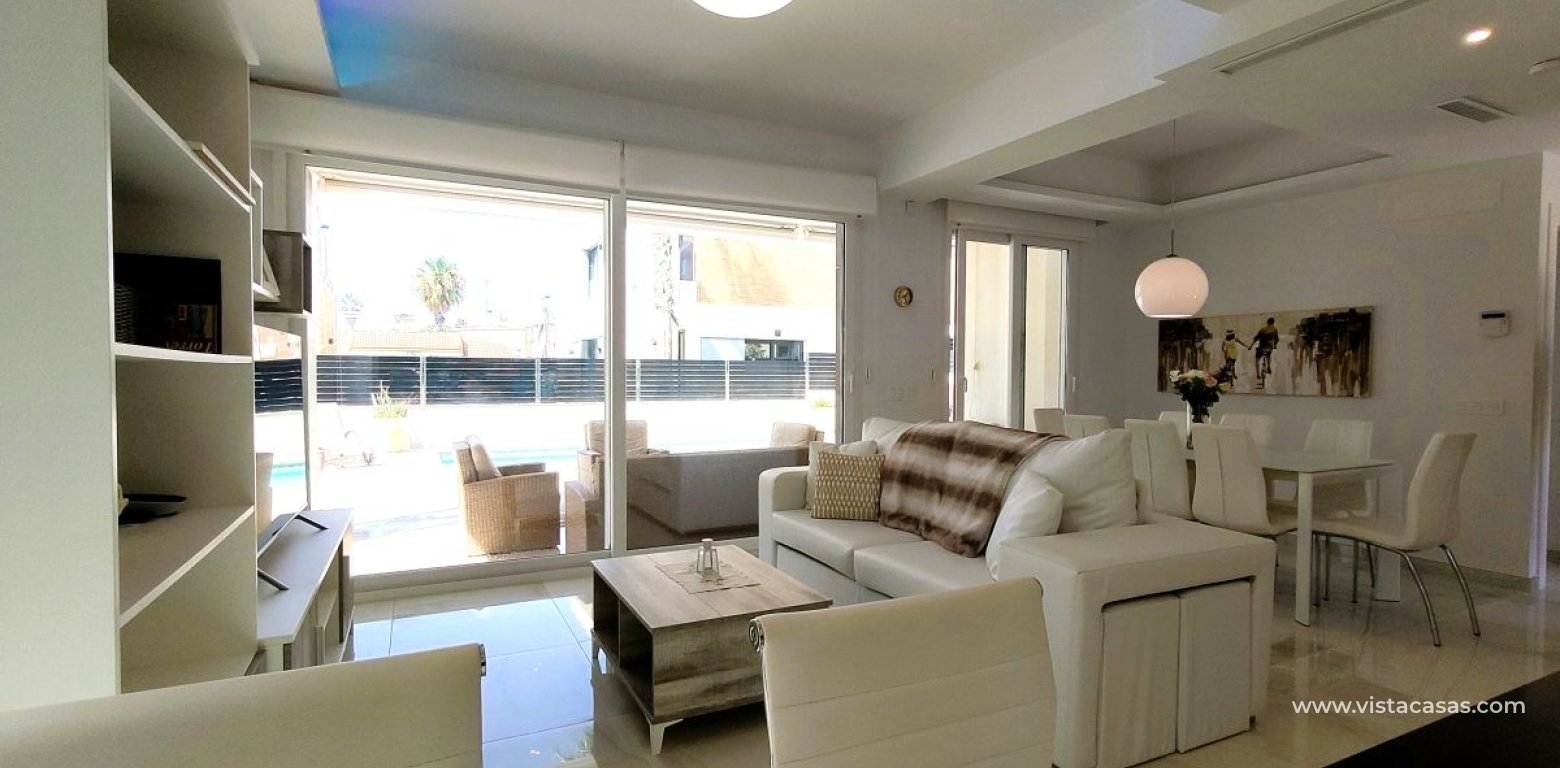 Resale - Villa - Torrevieja - La Mata