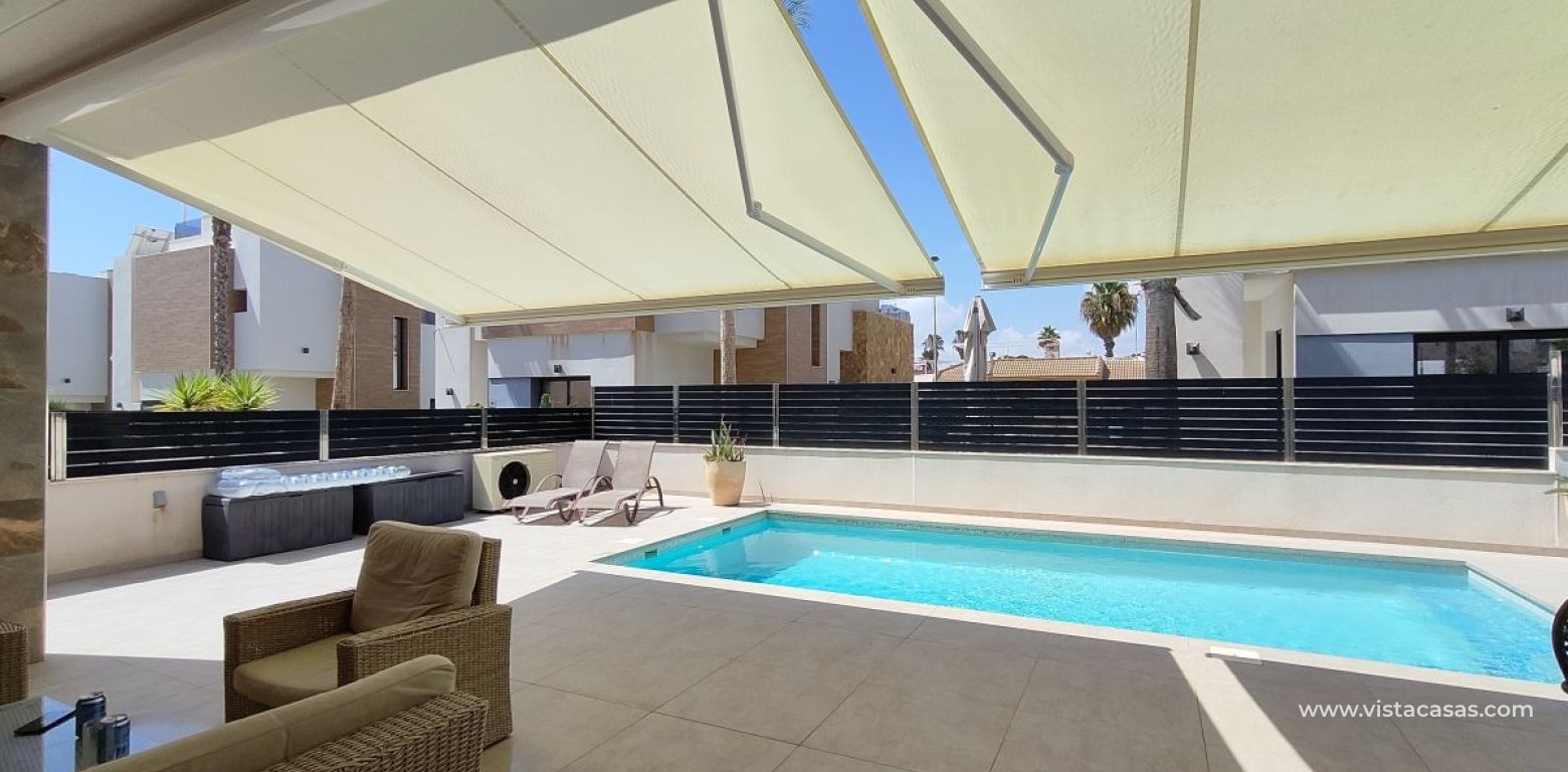 Resale - Villa - Torrevieja - La Mata