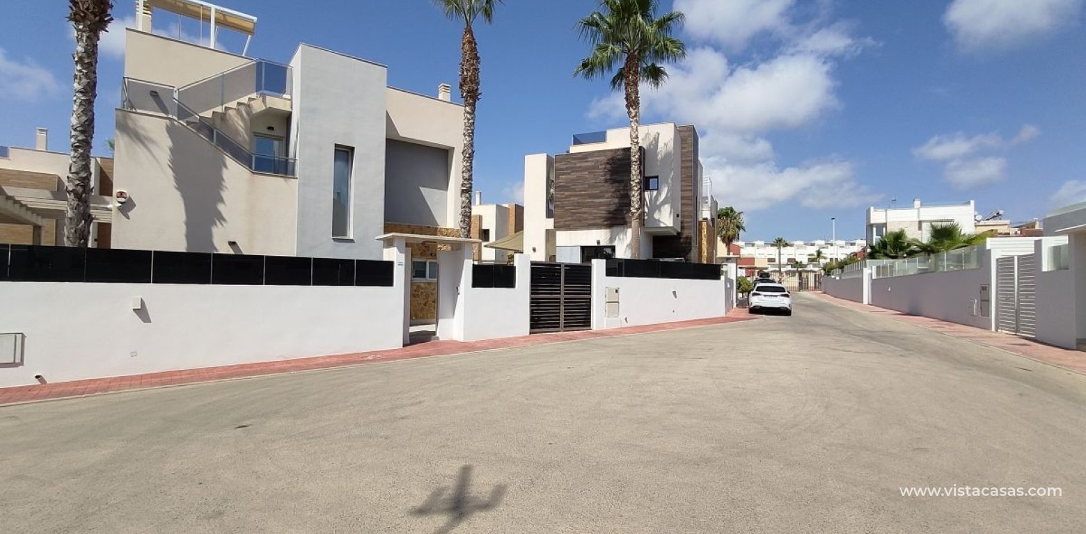 Resale - Villa - Torrevieja - La Mata