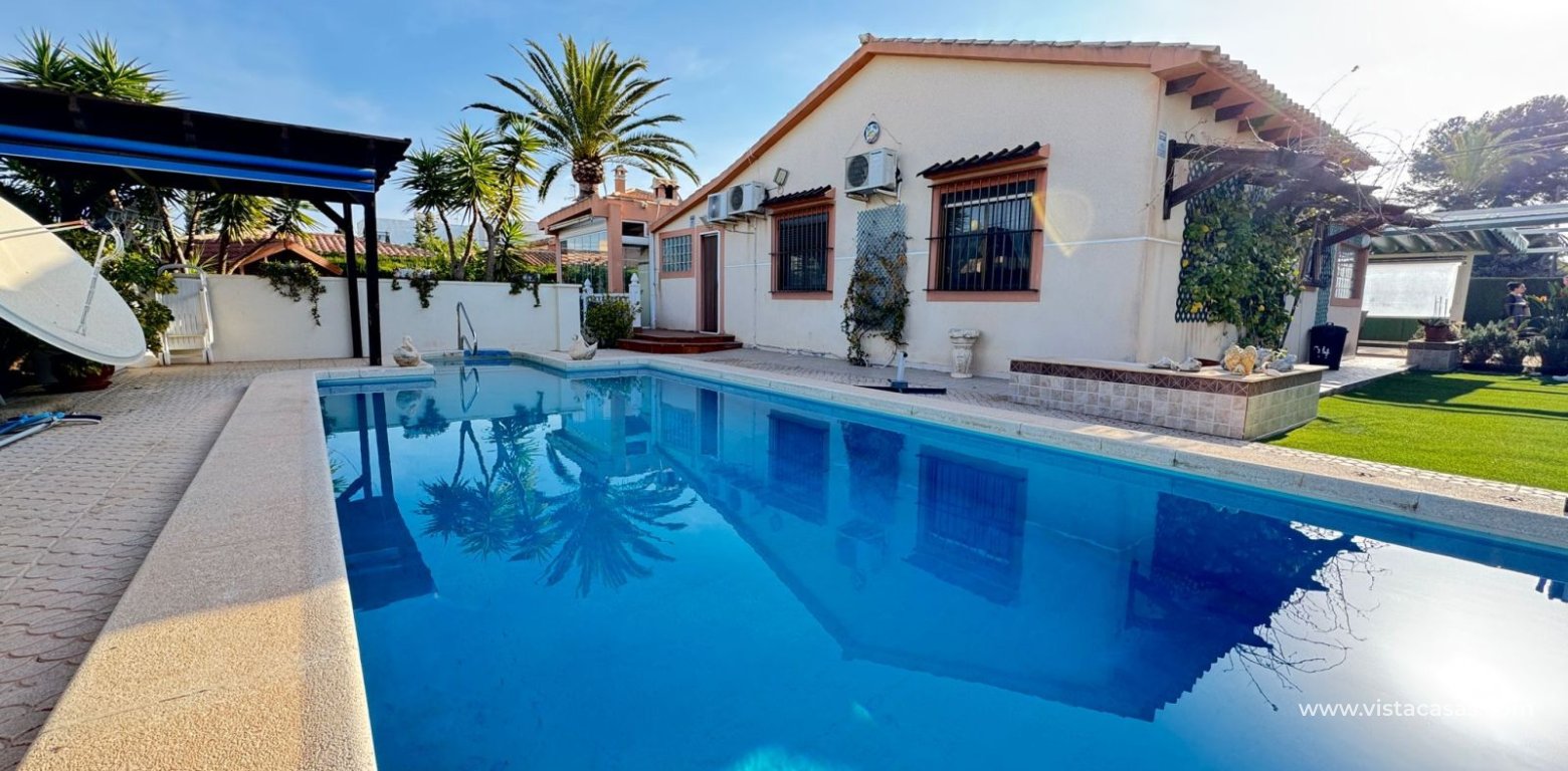 Resale - Villa - Cabo Roig
