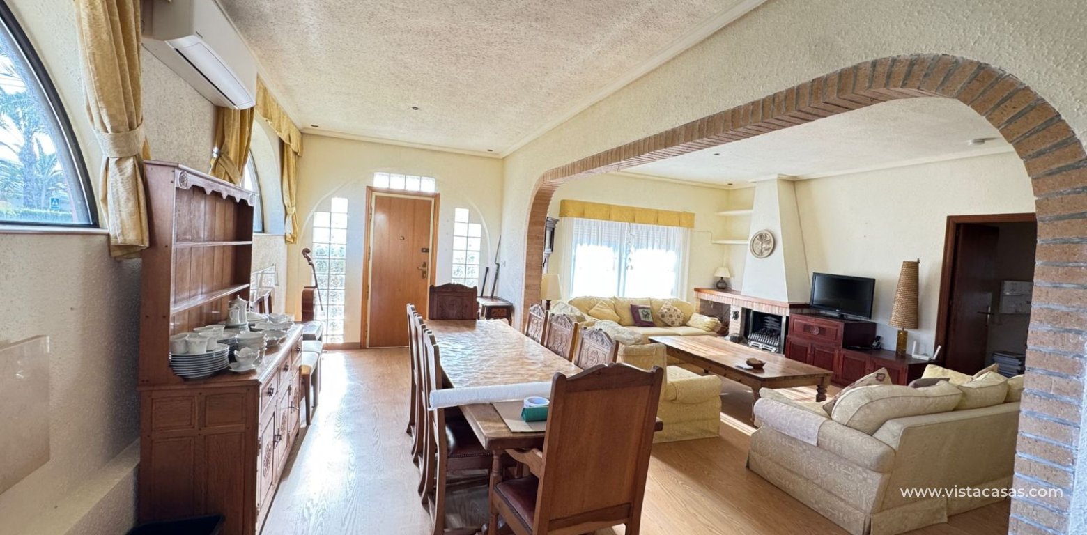 Resale - Villa - Cabo Roig