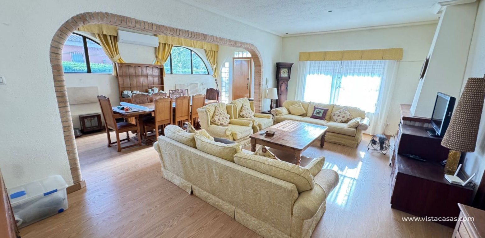 Resale - Villa - Cabo Roig