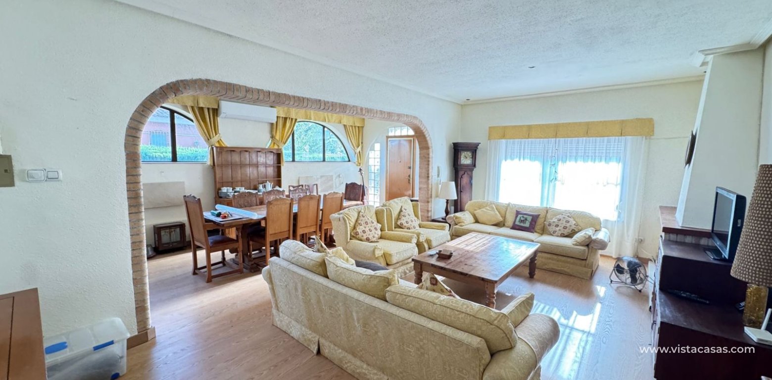 Resale - Villa - Cabo Roig