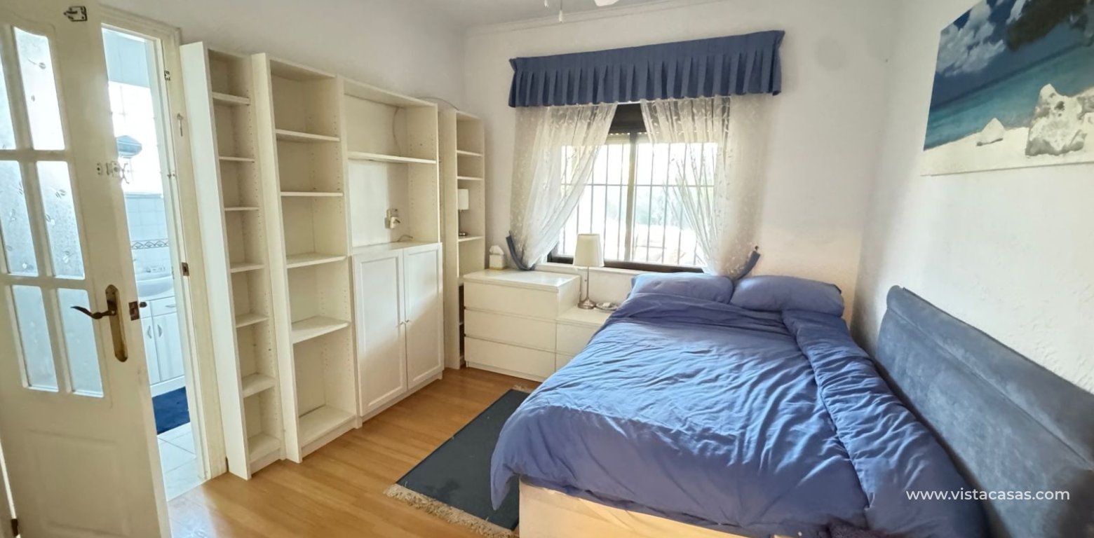 Resale - Villa - Cabo Roig